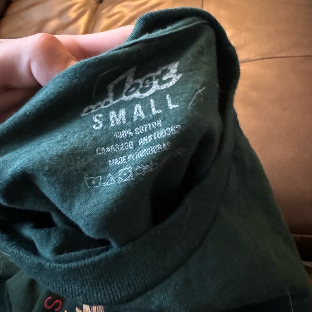 Random designed shirt - Picture 3 of 3